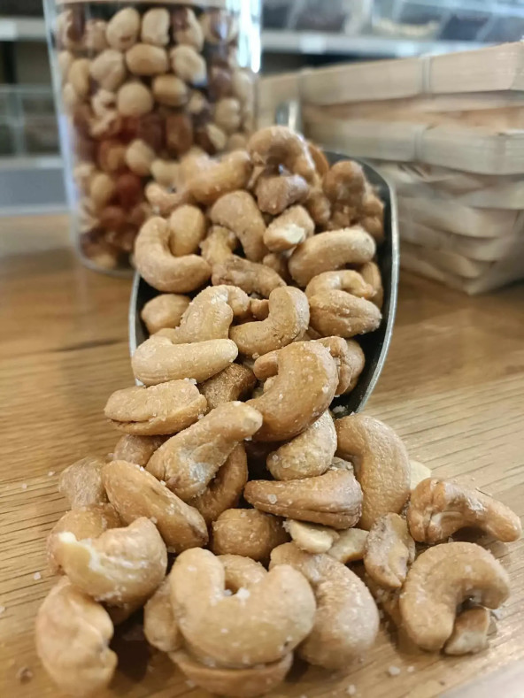 Noix de Cajou Torréfiées Salées Artisanalement - The Nuts Shop