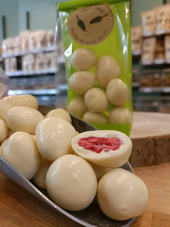 Fraise enrobée de chocolat blanc