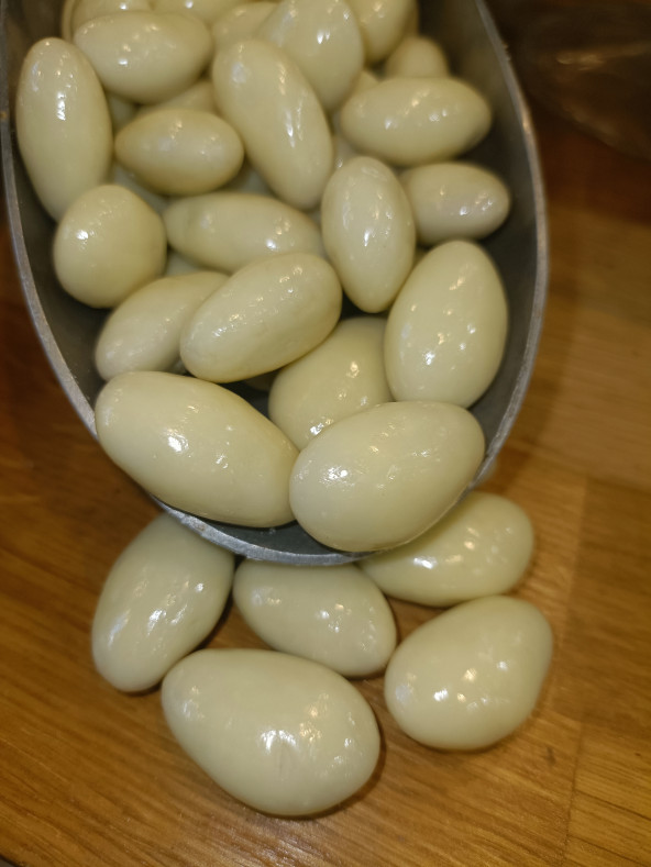 Amandes Choco Neige – Douceur glacée en enrobage chocolaté