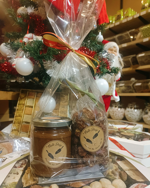 Croquants et parfumées, nos amandes caramélisées sont préparées selon une recette traditionnelle qui sublime leur saveur. Un vér