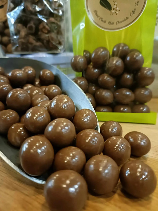 Billes de maïs soufflés enrobées de chocolat au lait